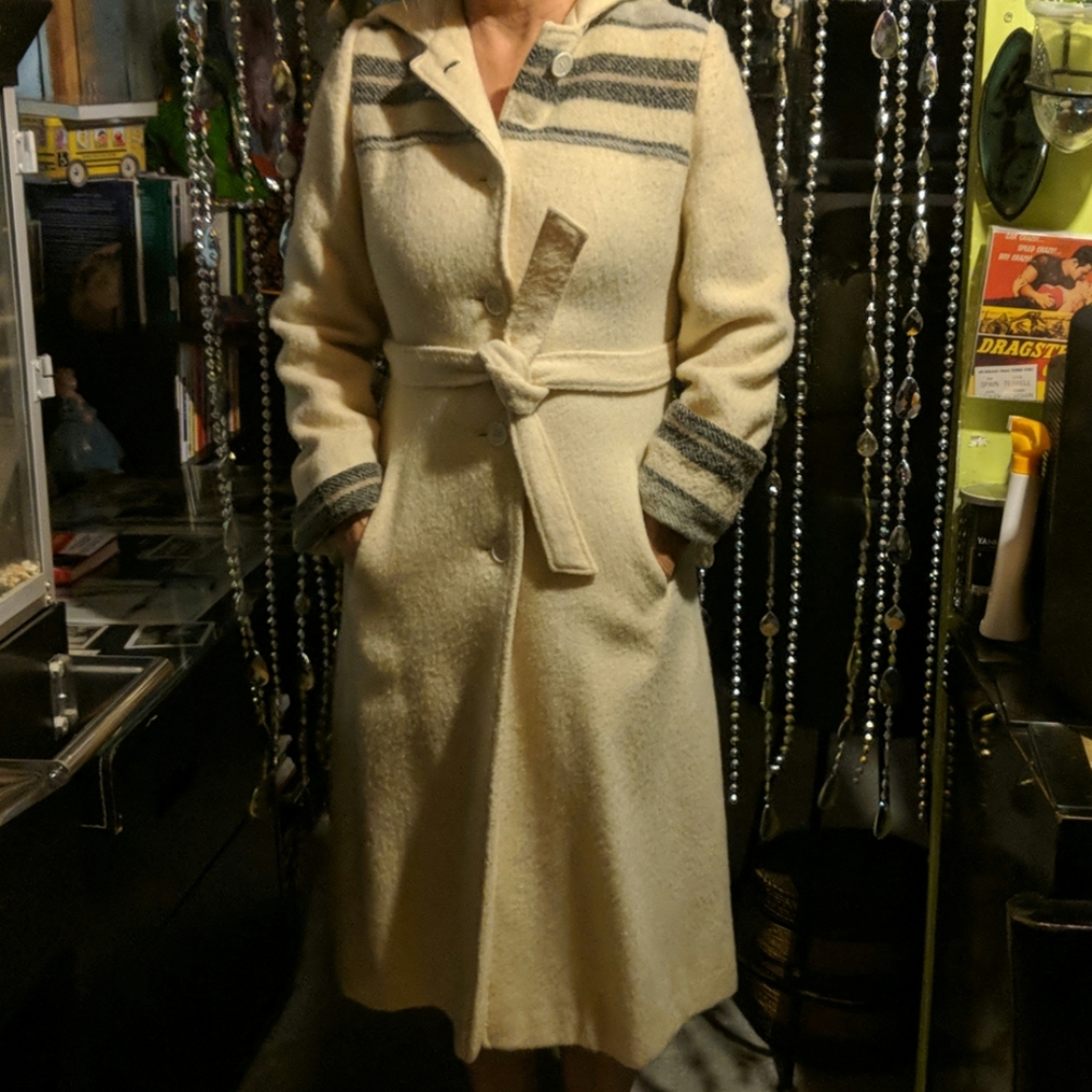 Vintage 1970s dress coat